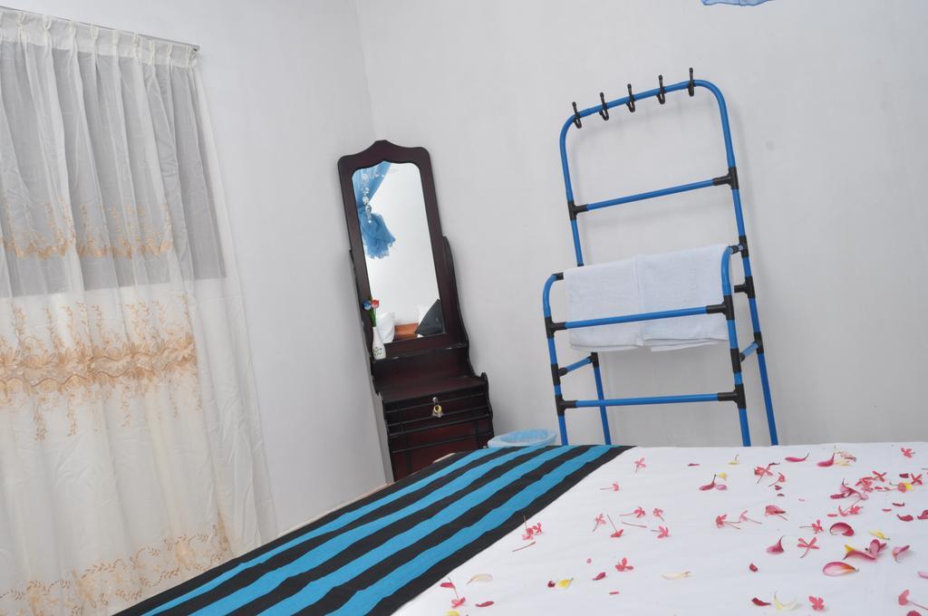 Tms Beach House Negombo Esterno foto