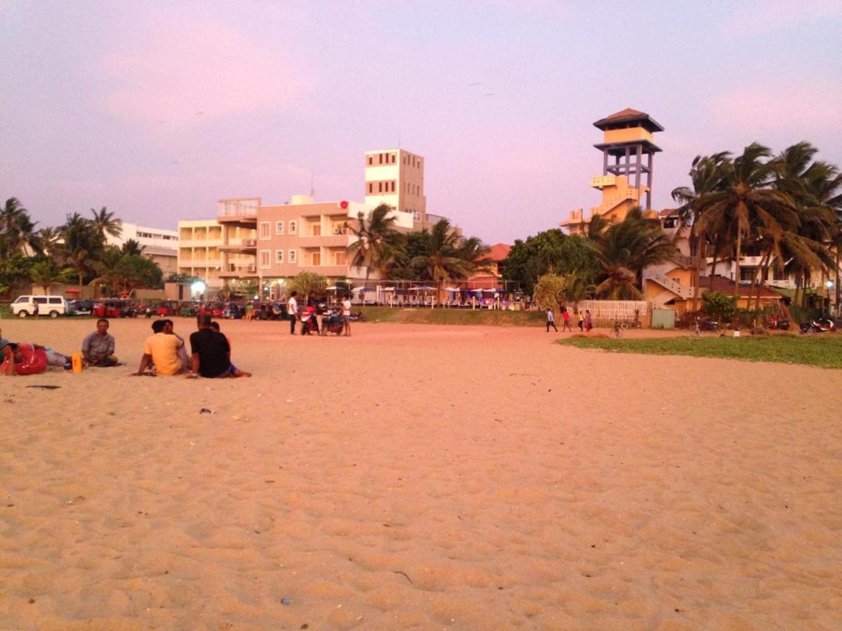 Tms Beach House Negombo Esterno foto